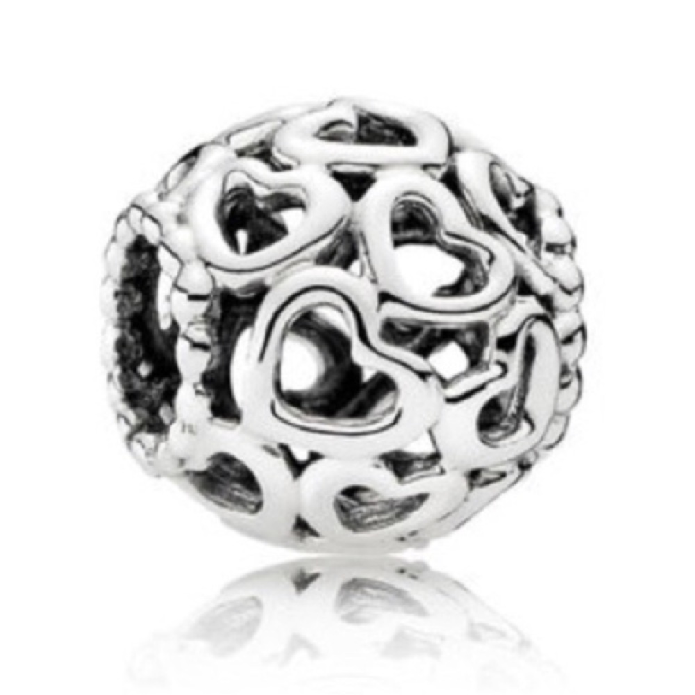 Pandora Circular heart charm